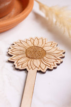Load image into Gallery viewer, Wooden Sunflower Plant Marker – The Perfect Gift for Plant Lovers!