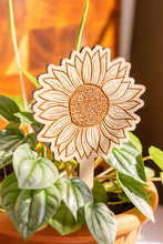 Load image into Gallery viewer, Wooden Sunflower Plant Marker – The Perfect Gift for Plant Lovers!
