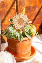 Load image into Gallery viewer, Wooden Sunflower Plant Marker – The Perfect Gift for Plant Lovers!
