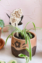 Load image into Gallery viewer, Bumble Bee Plant Stake

